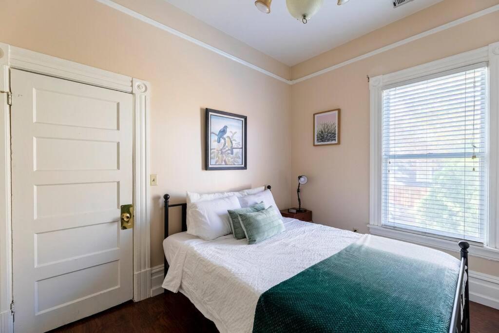סקרמנטו A+ 2 Bedroom Victorian Home Away From Home מראה חיצוני תמונה