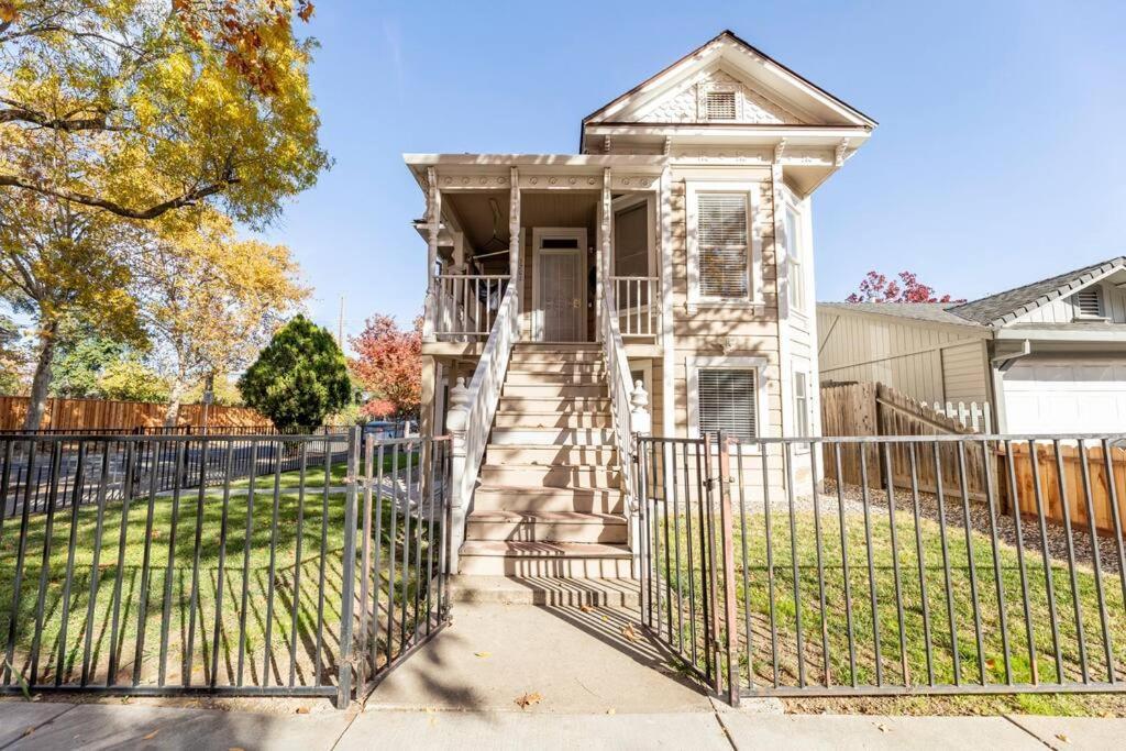 סקרמנטו A+ 2 Bedroom Victorian Home Away From Home מראה חיצוני תמונה
