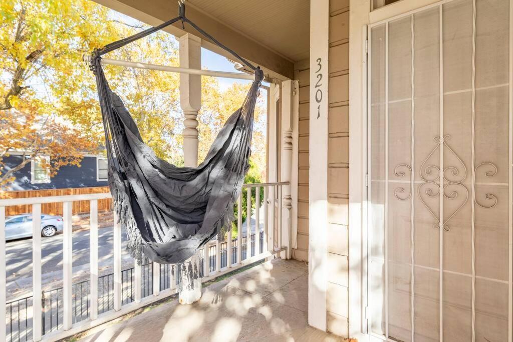 סקרמנטו A+ 2 Bedroom Victorian Home Away From Home מראה חיצוני תמונה