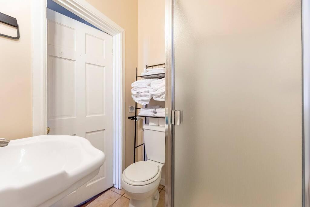 סקרמנטו A+ 2 Bedroom Victorian Home Away From Home מראה חיצוני תמונה